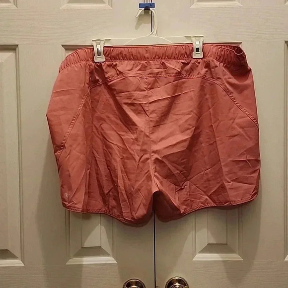 Old Navy Mid Rise Stretch Tech Running Shorts- Size 2X- NWOT- never worn - Picture 2 of 4